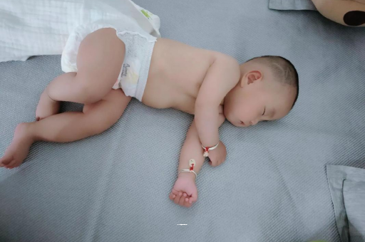 东平宝宝积食发烧怎么处理